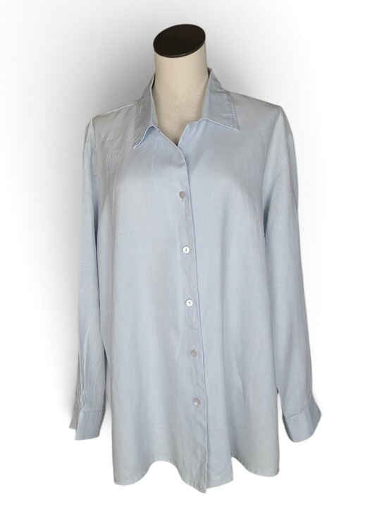 Liz Claiborne Tops - Elisabeth by Liz Claiborne Baby Blue 100% Linen Button-Up Shirt